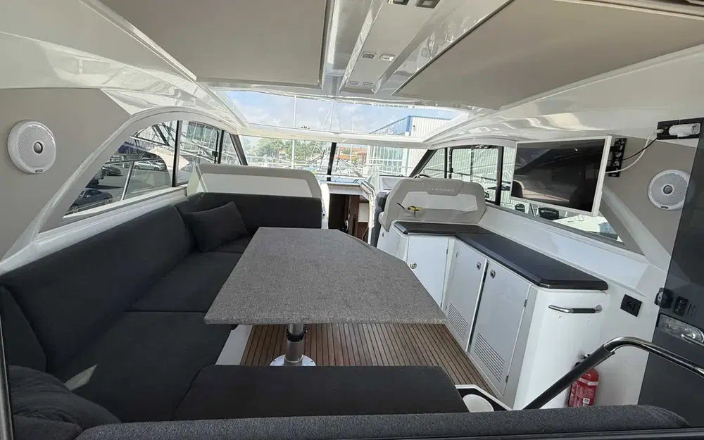 slider 15 Jeanneau Leader 46