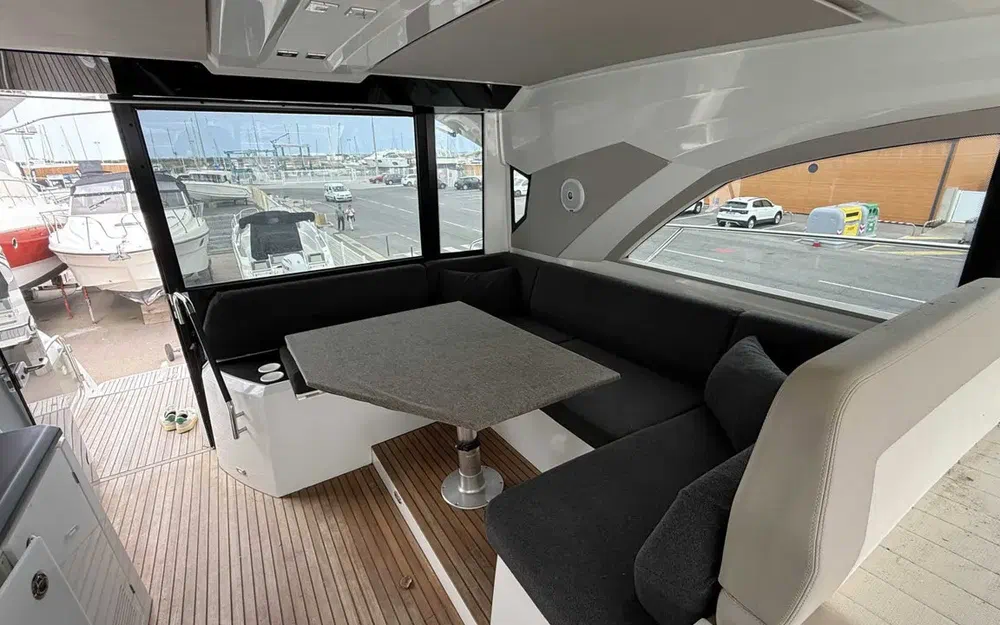 slider 16 Jeanneau Leader 46