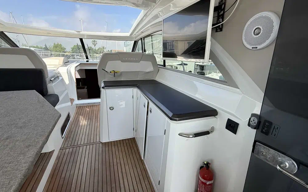 slider 17 Jeanneau Leader 46