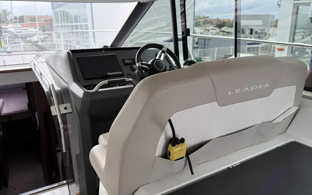 slider 19 Jeanneau Leader 46