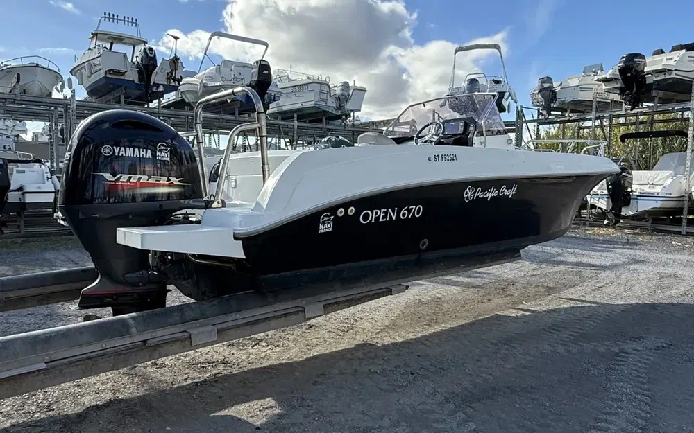 slider 3 Pacific Craft  670 Open