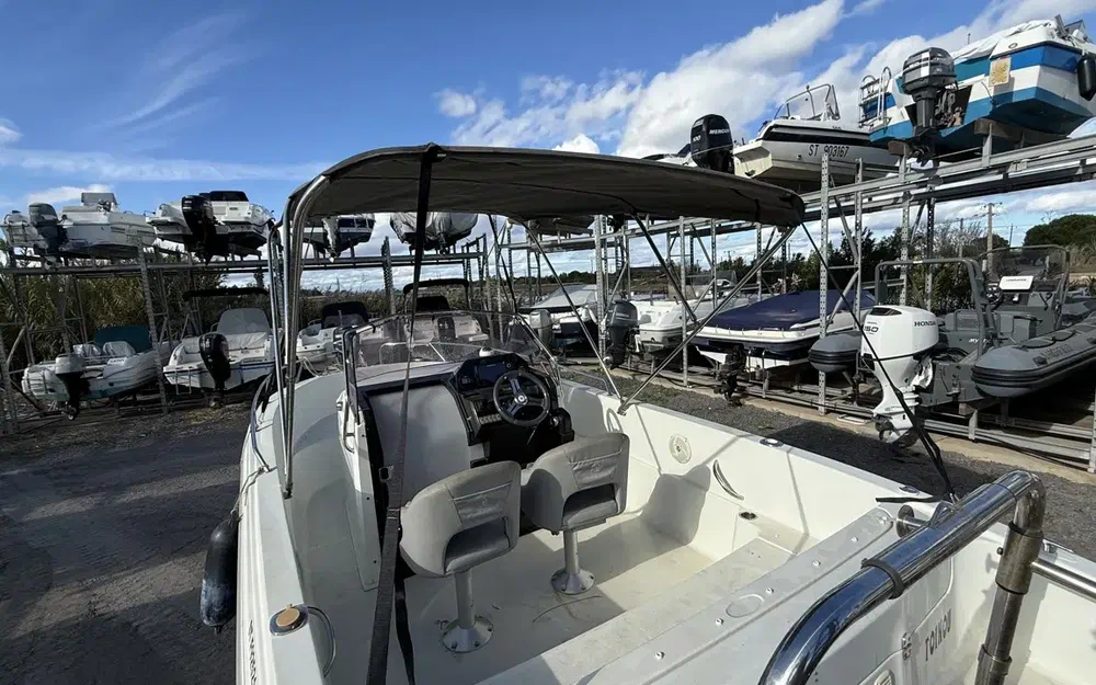 slider 8 Pacific Craft  670 Open