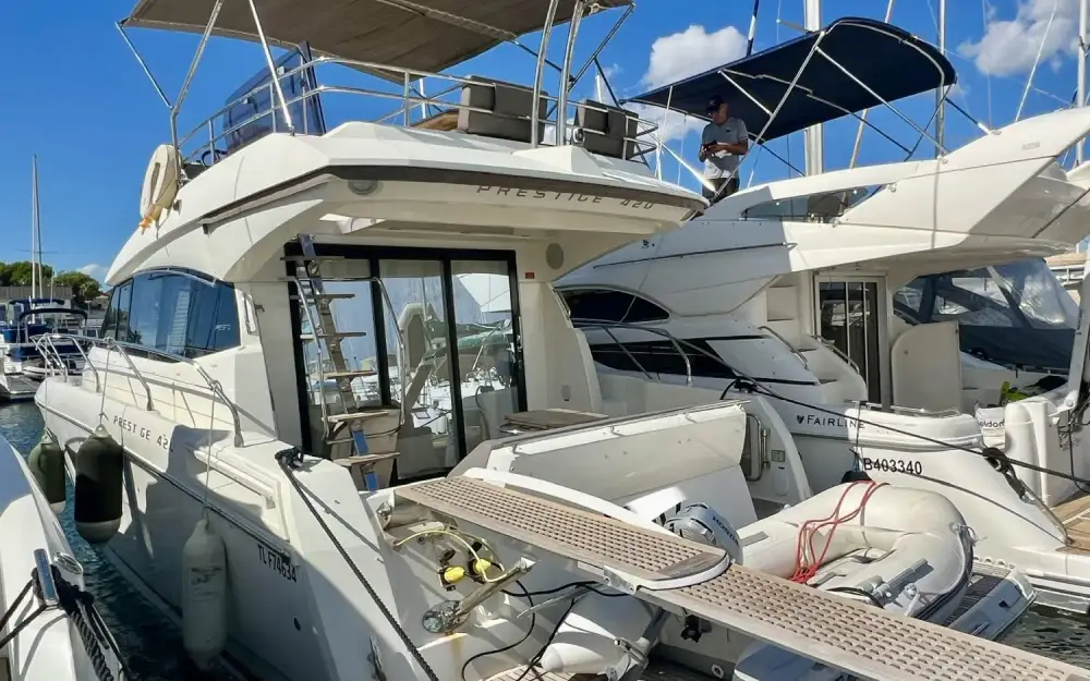 Prestige YachtsPrestige 420 Fly