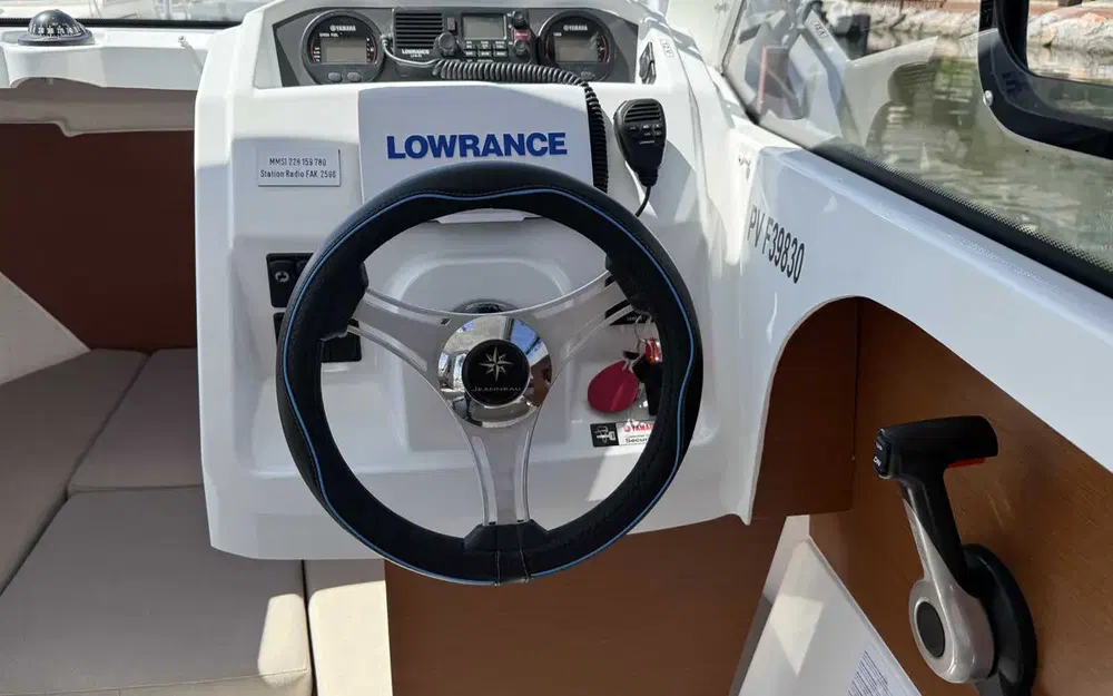 slider 12 Jeanneau Merry Fisher 605