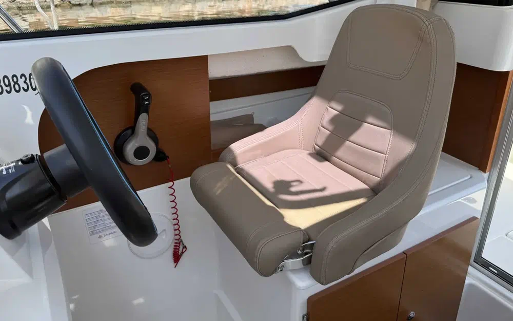 slider 14 Jeanneau Merry Fisher 605