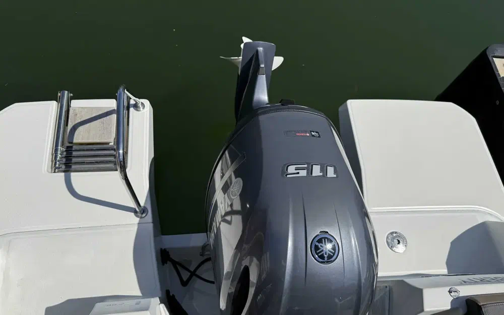 slider 4 Jeanneau Merry Fisher 605