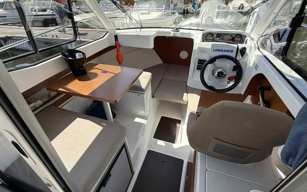 slider 7 Jeanneau Merry Fisher 605