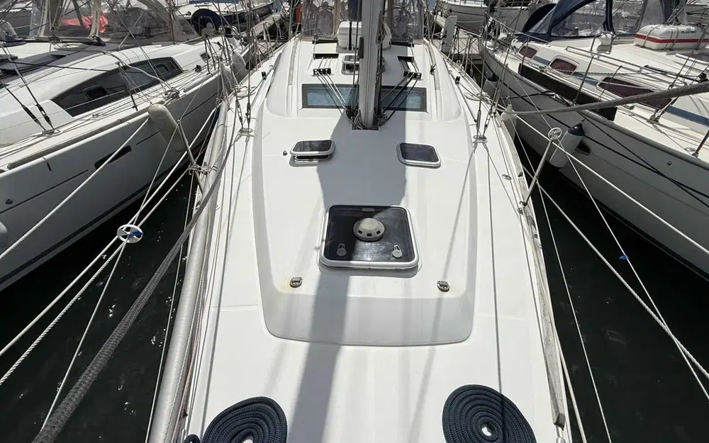 slider 10 Beneteau Oceanis 40
