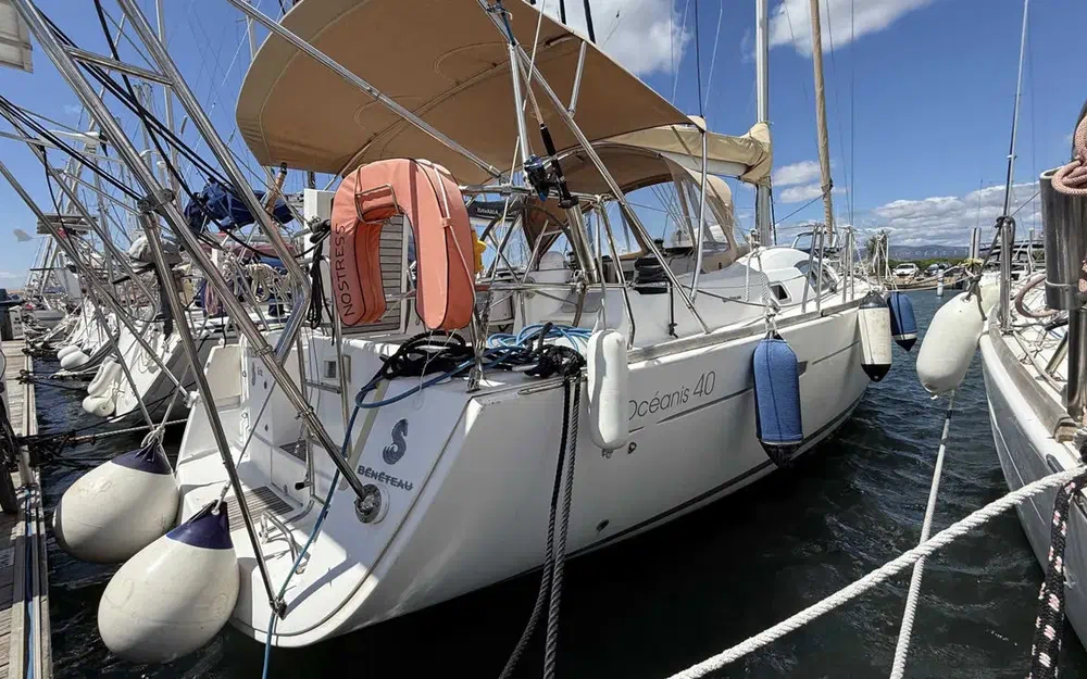 slider 1 Beneteau Oceanis 40