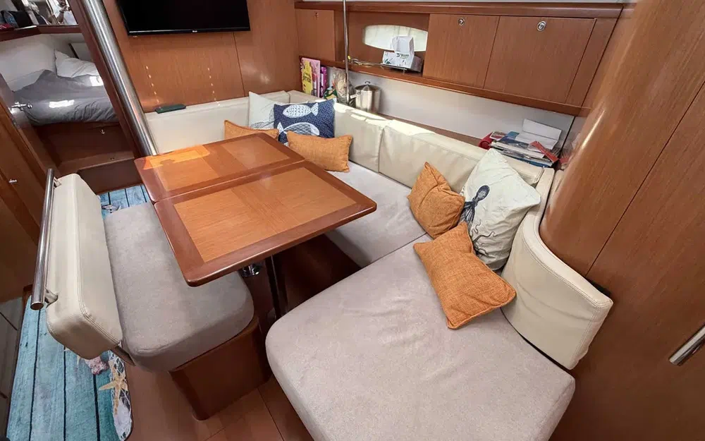 slider 23 Beneteau Oceanis 40