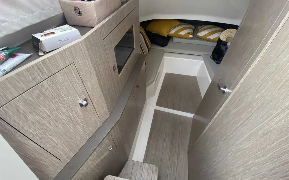 slider 14 Capelli Tempest 38