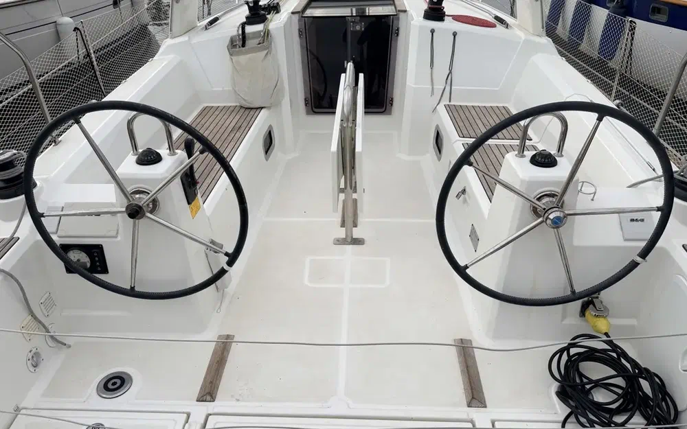 slider 6 Beneteau Oceanis 35.1