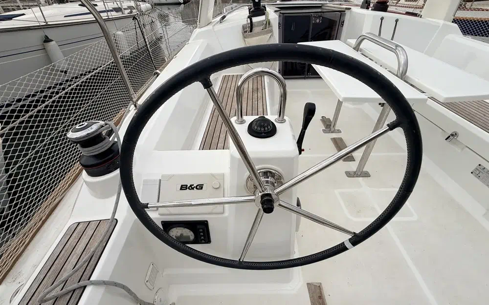slider 8 Beneteau Oceanis 35.1