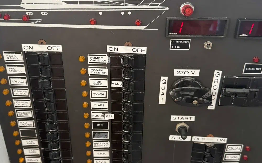 slider 18 Guy Couach  1201