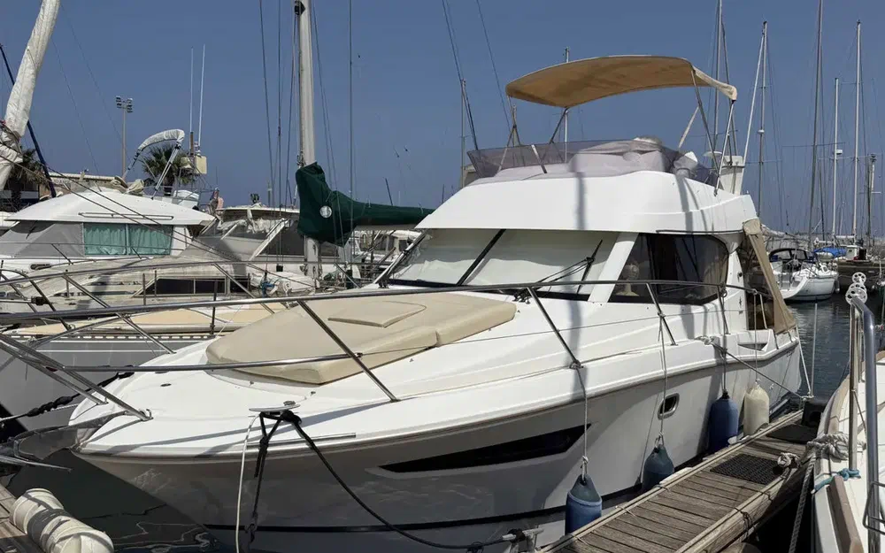 slider 0 Jeanneau Merry Fisher 10