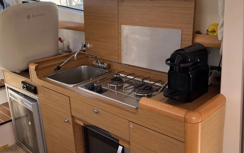 slider 23 Jeanneau Merry Fisher 10