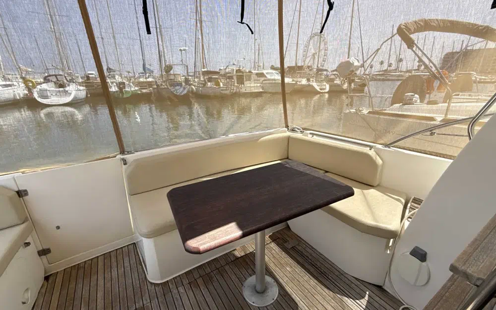 slider 28 Jeanneau Merry Fisher 10
