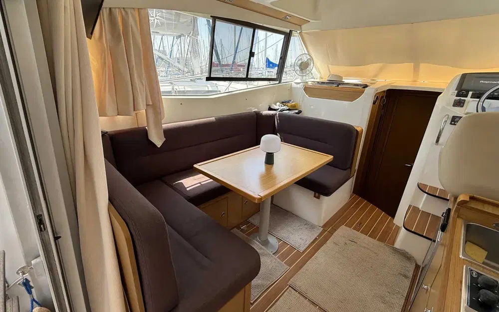 slider 32 Jeanneau Merry Fisher 10