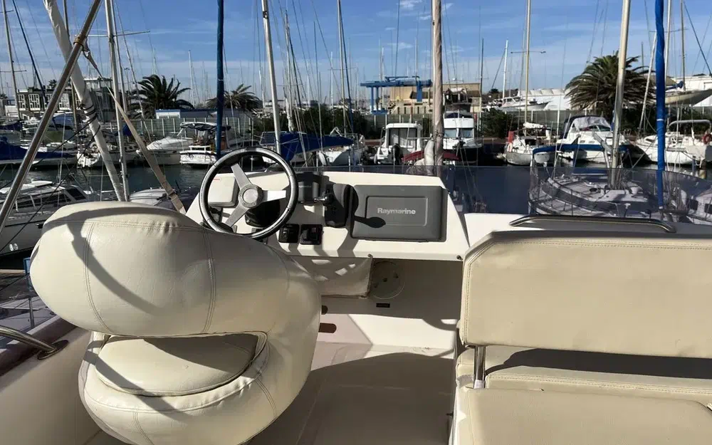 slider 41 Jeanneau Merry Fisher 10