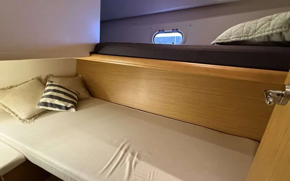 slider 44 Jeanneau Merry Fisher 10