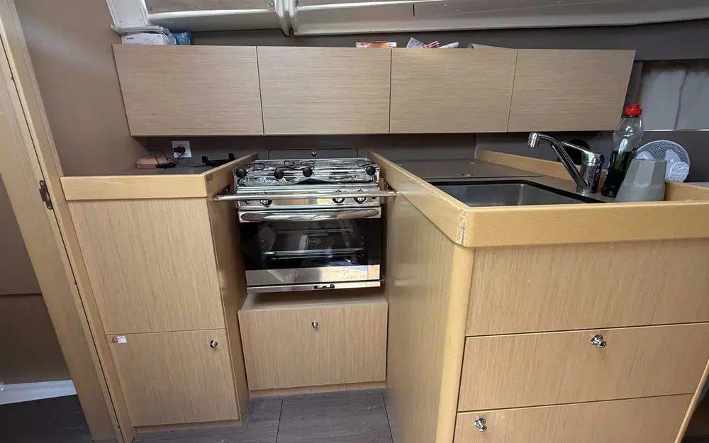 slider 9 Beneteau Oceanis 38.1