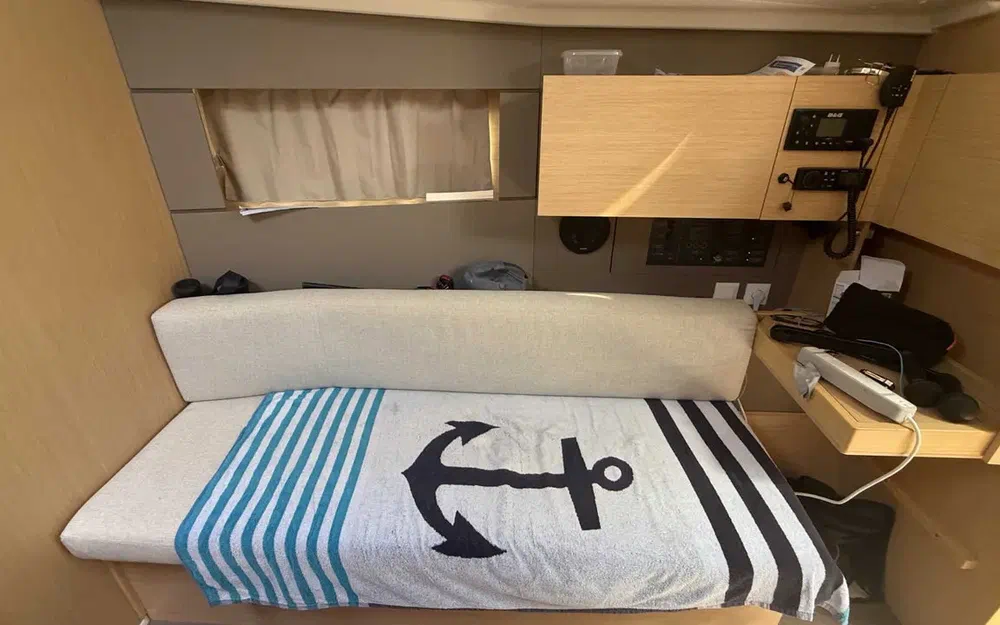 slider 10 Beneteau Oceanis 38.1