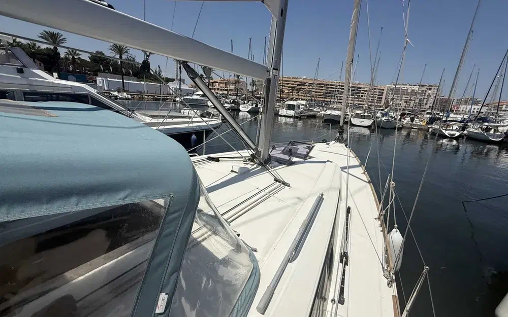 slider 4 Beneteau Oceanis 38.1