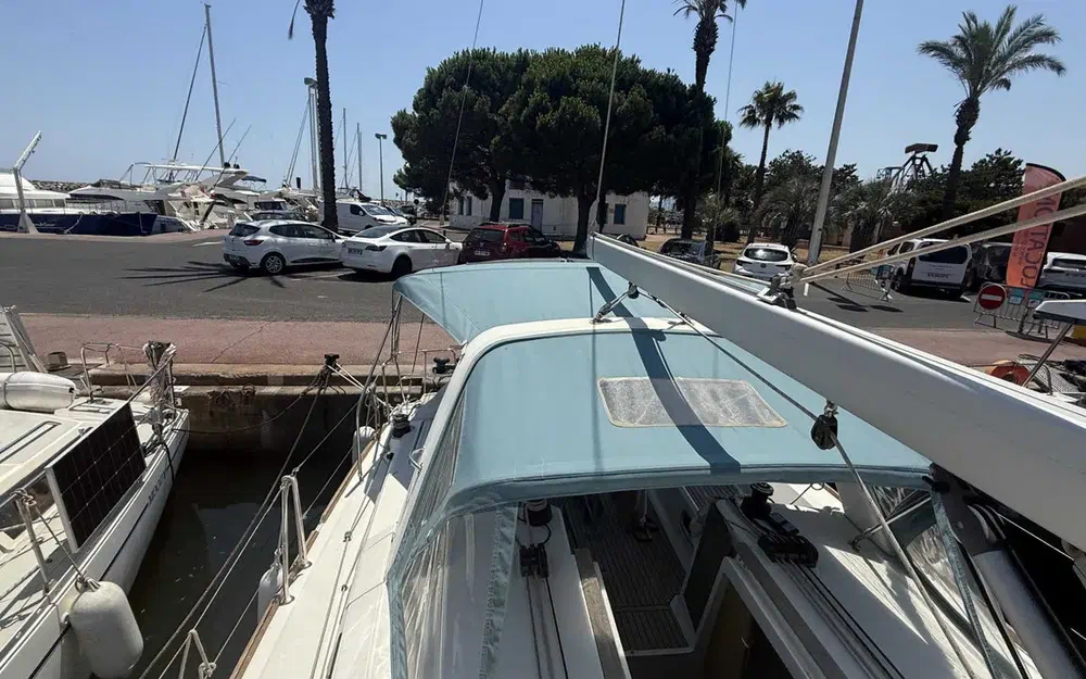 slider 6 Beneteau Oceanis 38.1