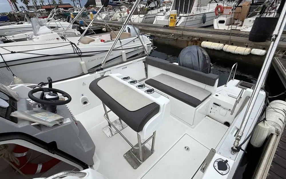 slider 2 Jeanneau Cap Camarat 6.5 CC