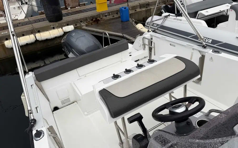 slider 4 Jeanneau Cap Camarat 6.5 CC