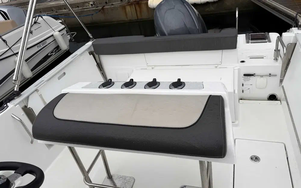 slider 6 Jeanneau Cap Camarat 6.5 CC