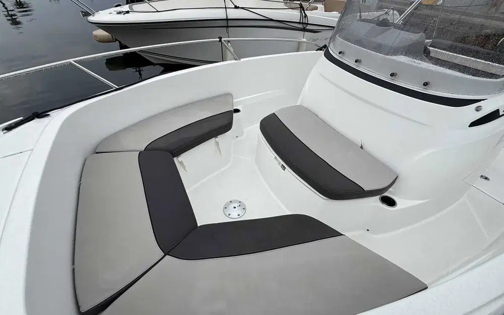 slider 7 Jeanneau Cap Camarat 6.5 CC