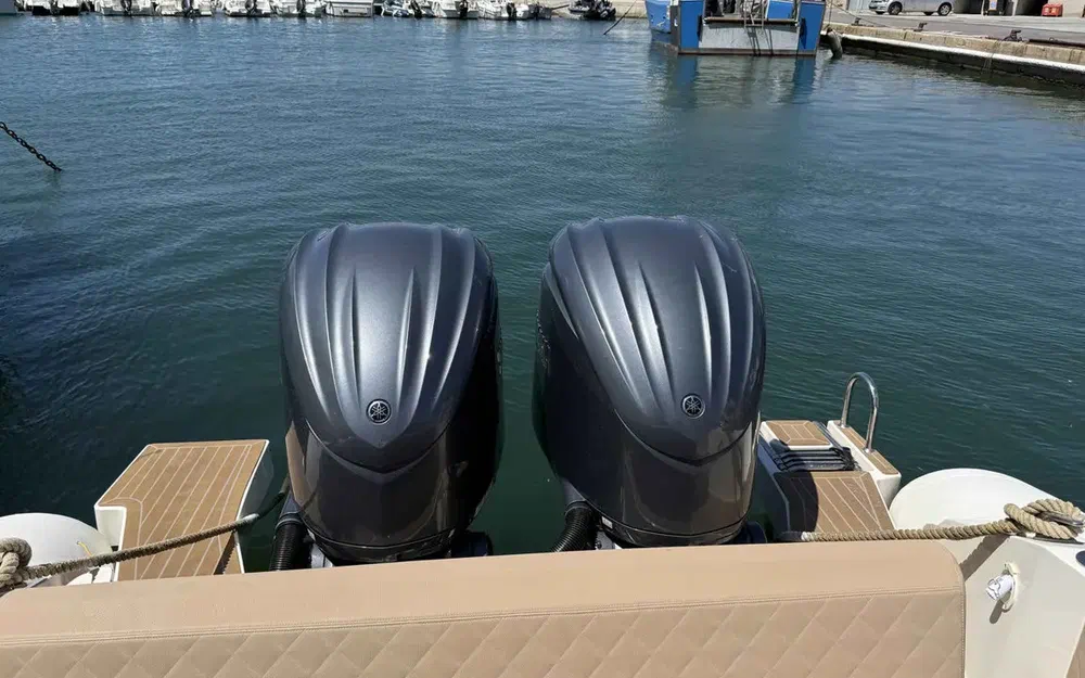 slider 10 Capelli Tempest 1000