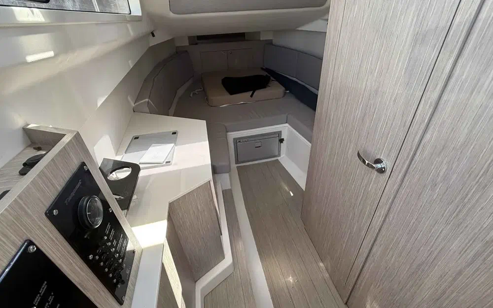 slider 13 Capelli Tempest 1000