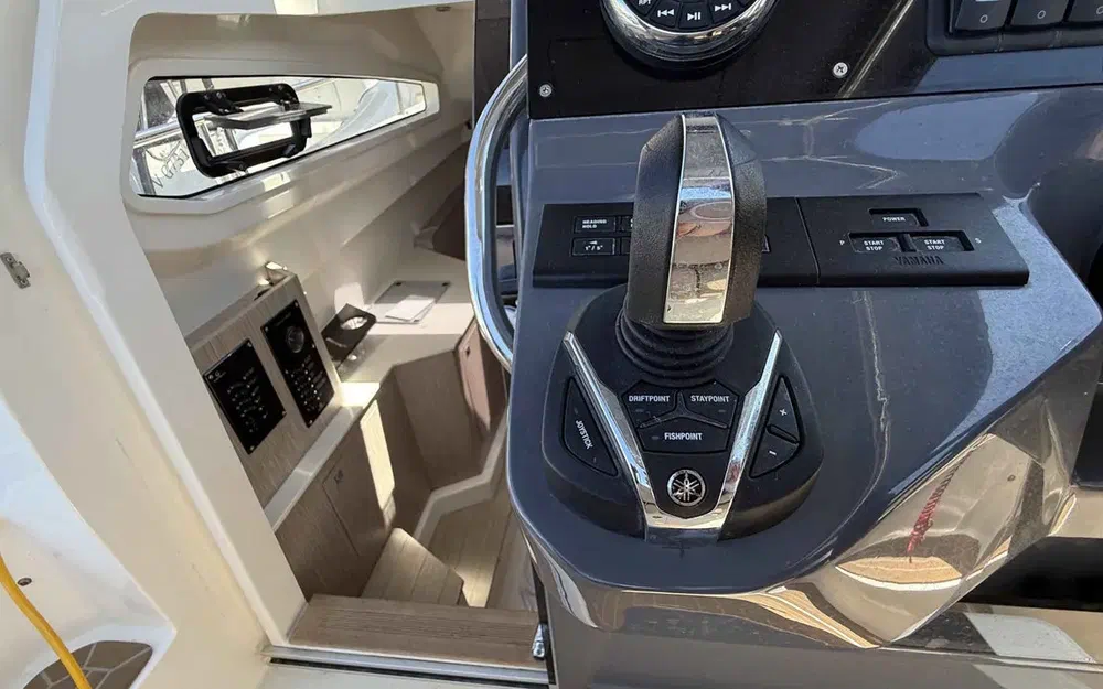 slider 16 Capelli Tempest 1000WA