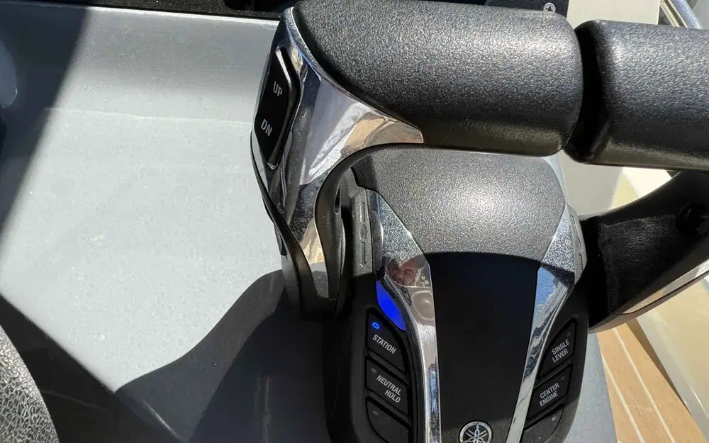 slider 23 Capelli Tempest 1000