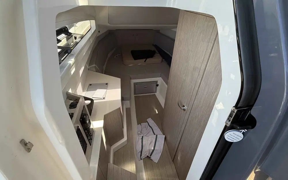 slider 29 Capelli Tempest 1000WA