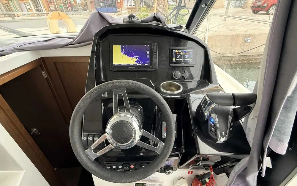 slider 12 Jeanneau Merry Fisher 895