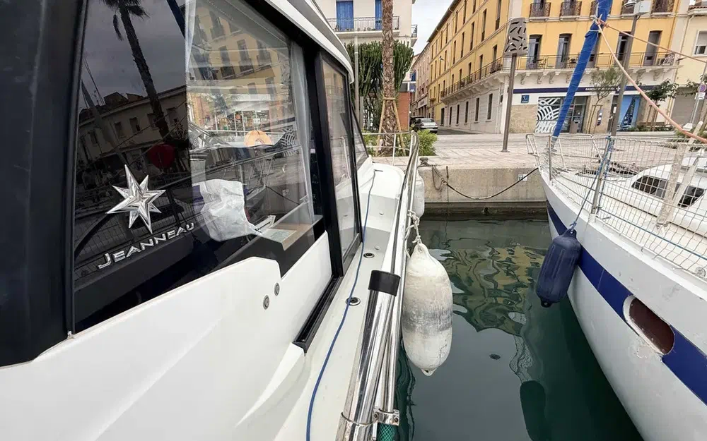 slider 3 Jeanneau Merry Fisher 895