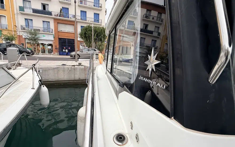 slider 4 Jeanneau Merry Fisher 895