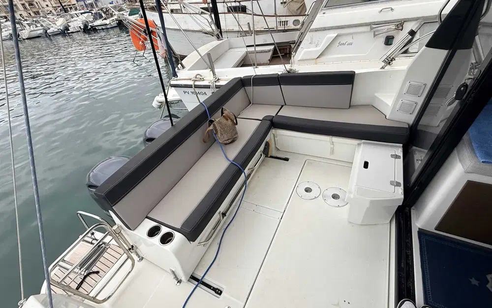 slider 6 Jeanneau Merry Fisher 895