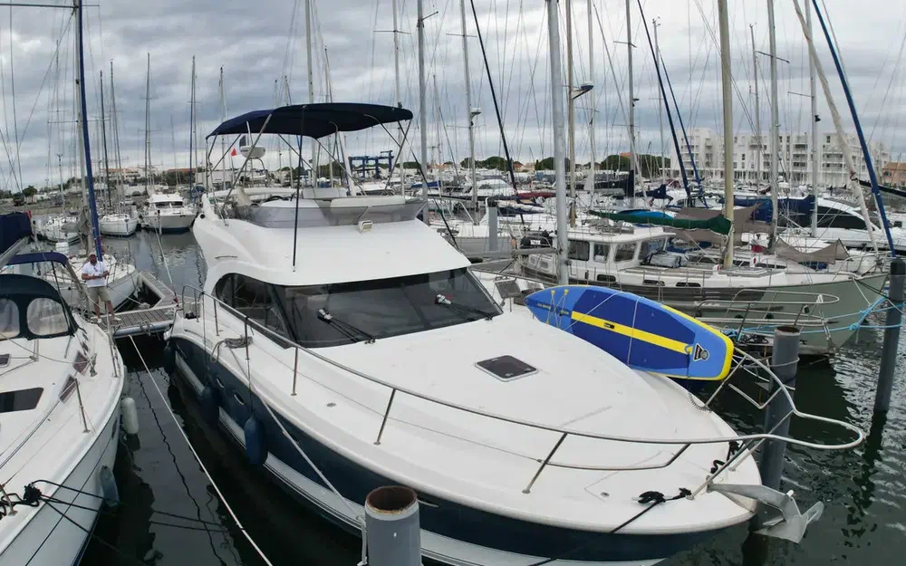 slider 0 Beneteau Antares 42