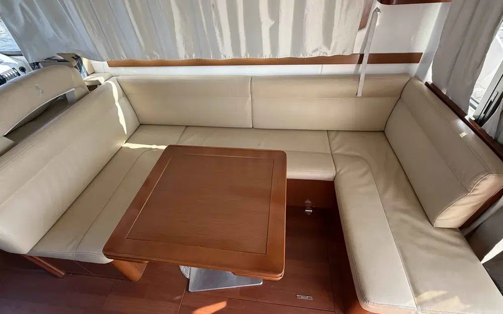 slider 13 Beneteau Antares 42