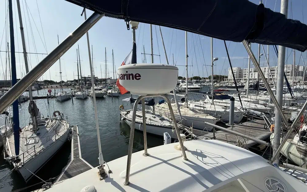 slider 16 Beneteau Antares 42