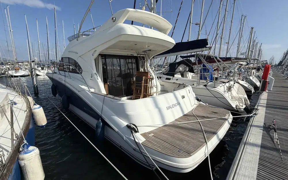 slider 1 Beneteau Antares 42