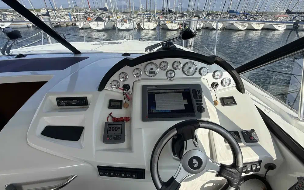 slider 28 Beneteau Antares 42