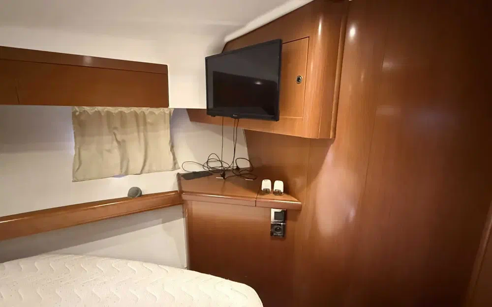 slider 33 Beneteau Antares 42