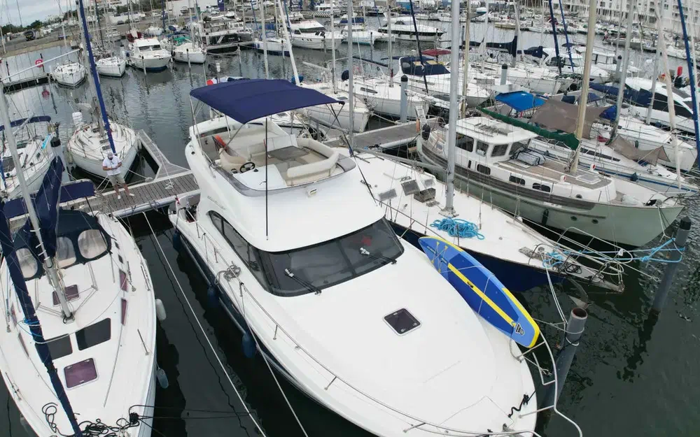 slider 3 Beneteau Antares 42