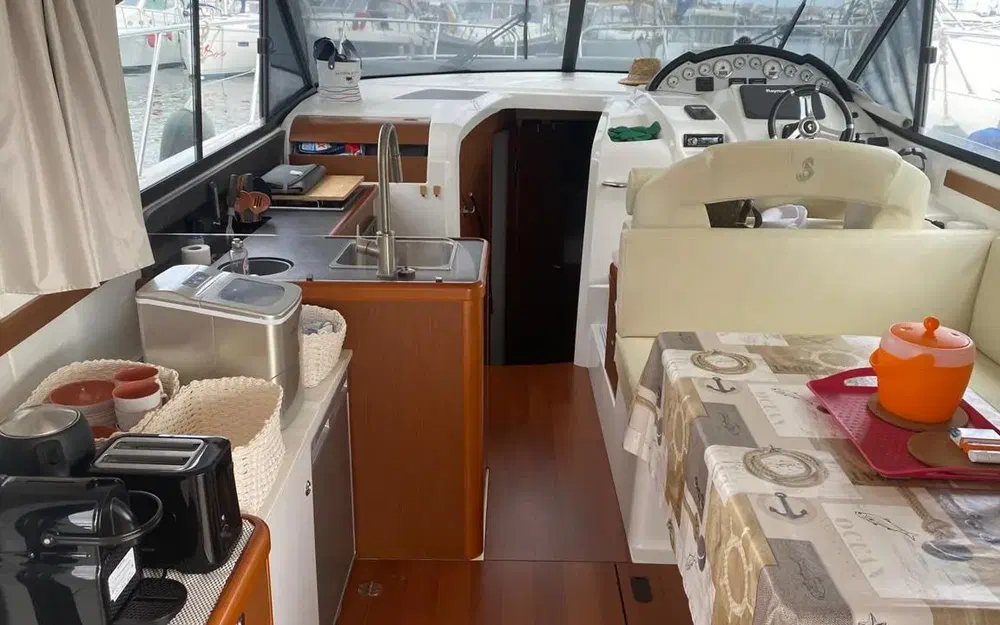 slider 10 Beneteau Antares 36