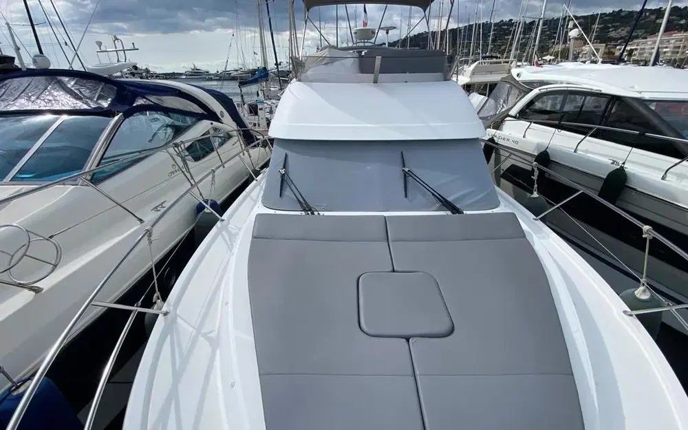slider 3 Beneteau Antares 36